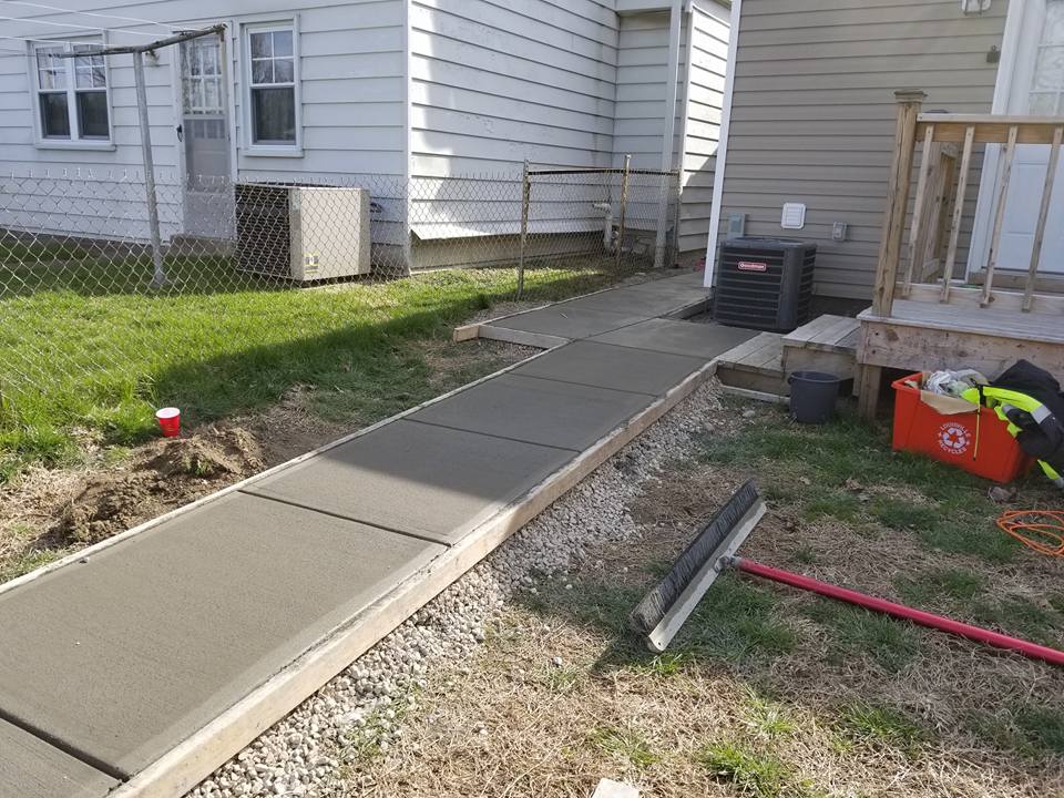 Yard Sidewalk — House Sidewalk with AC 1 in Louisville, KY