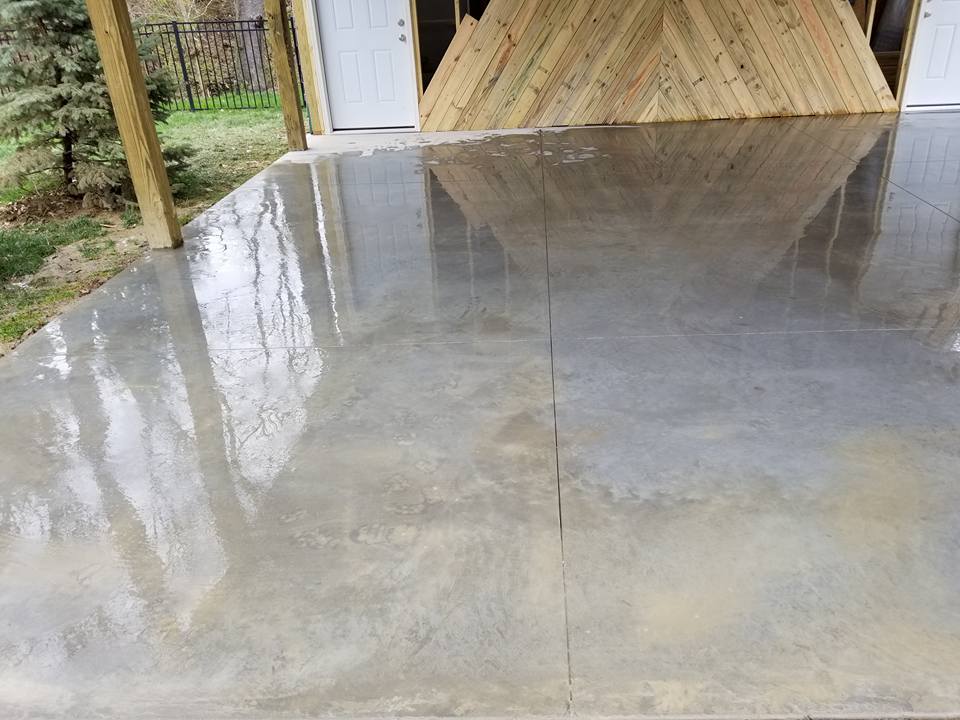 Clear Flooring — Shed with Shiny Flooring 3 in Louisville, KY