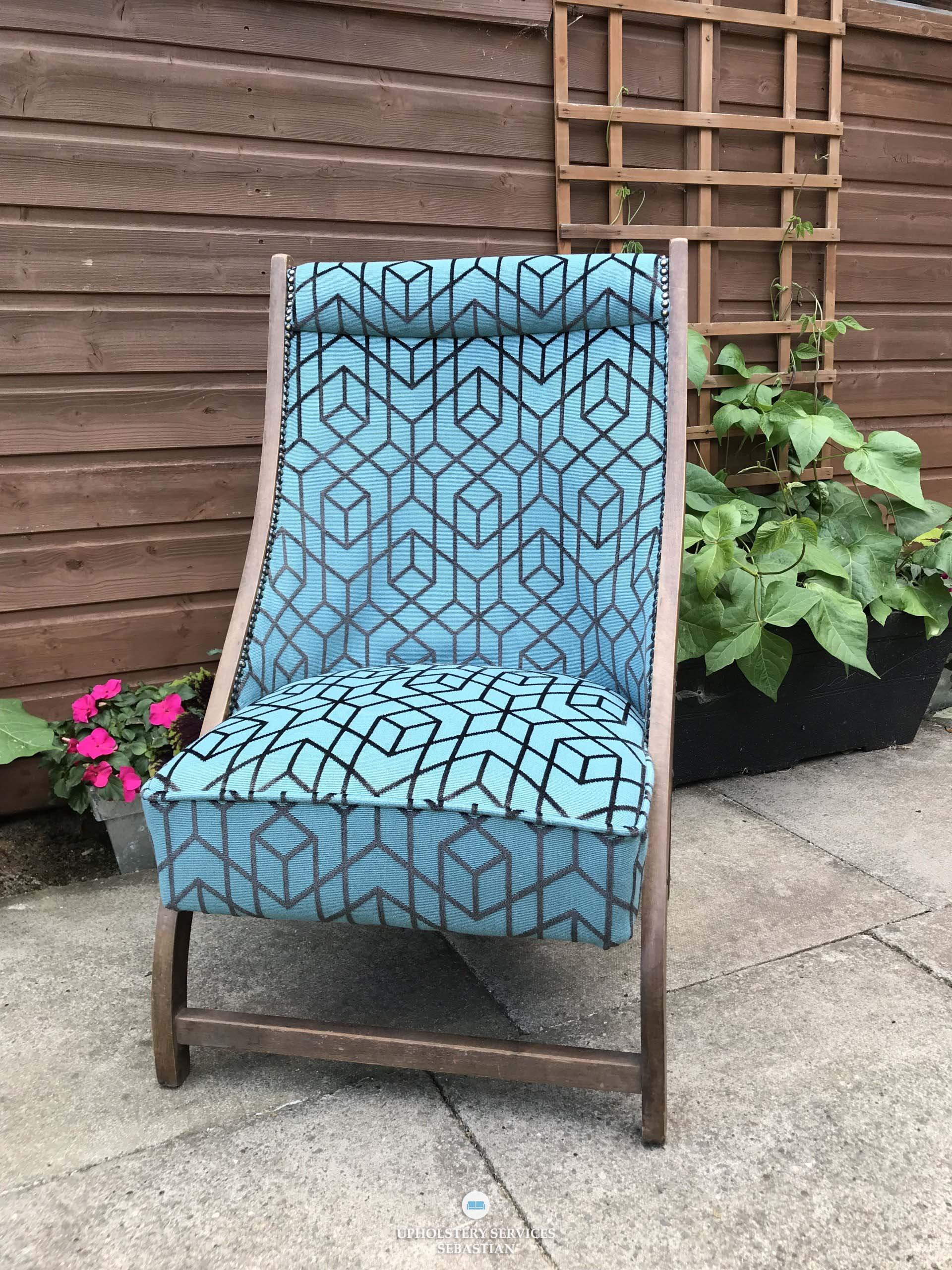 Retro folding chair in design Romo fabric