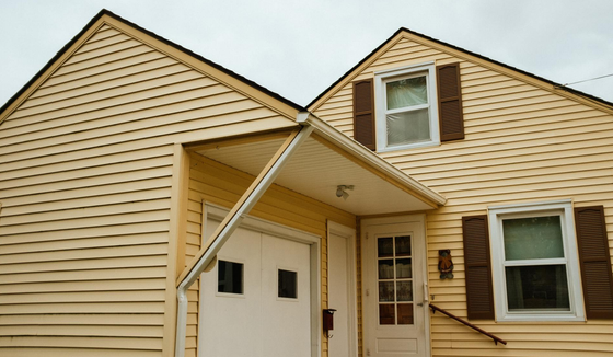 beige siding installation on residential home in sioux falls sd.