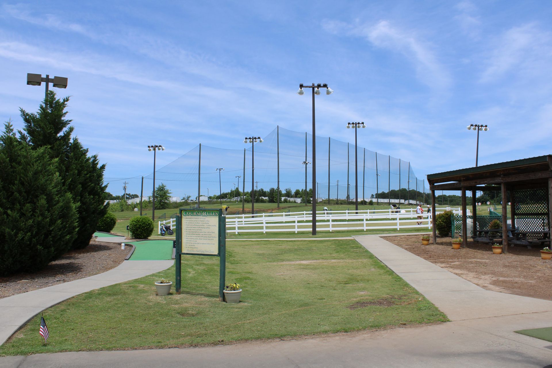 Golf lessons — Golf player pitching in Mooresville, NC