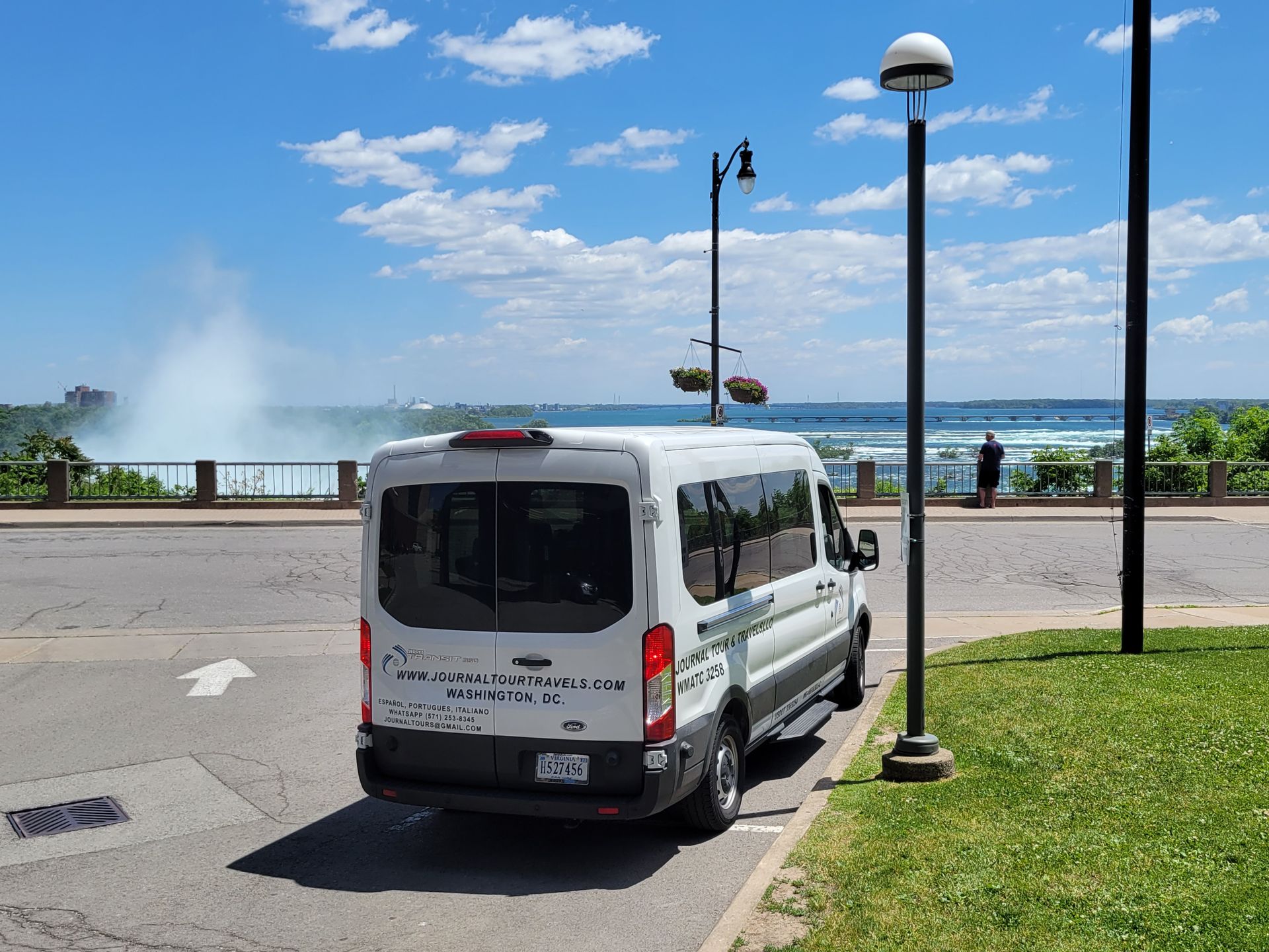 Private Tour to Niagara Falls.