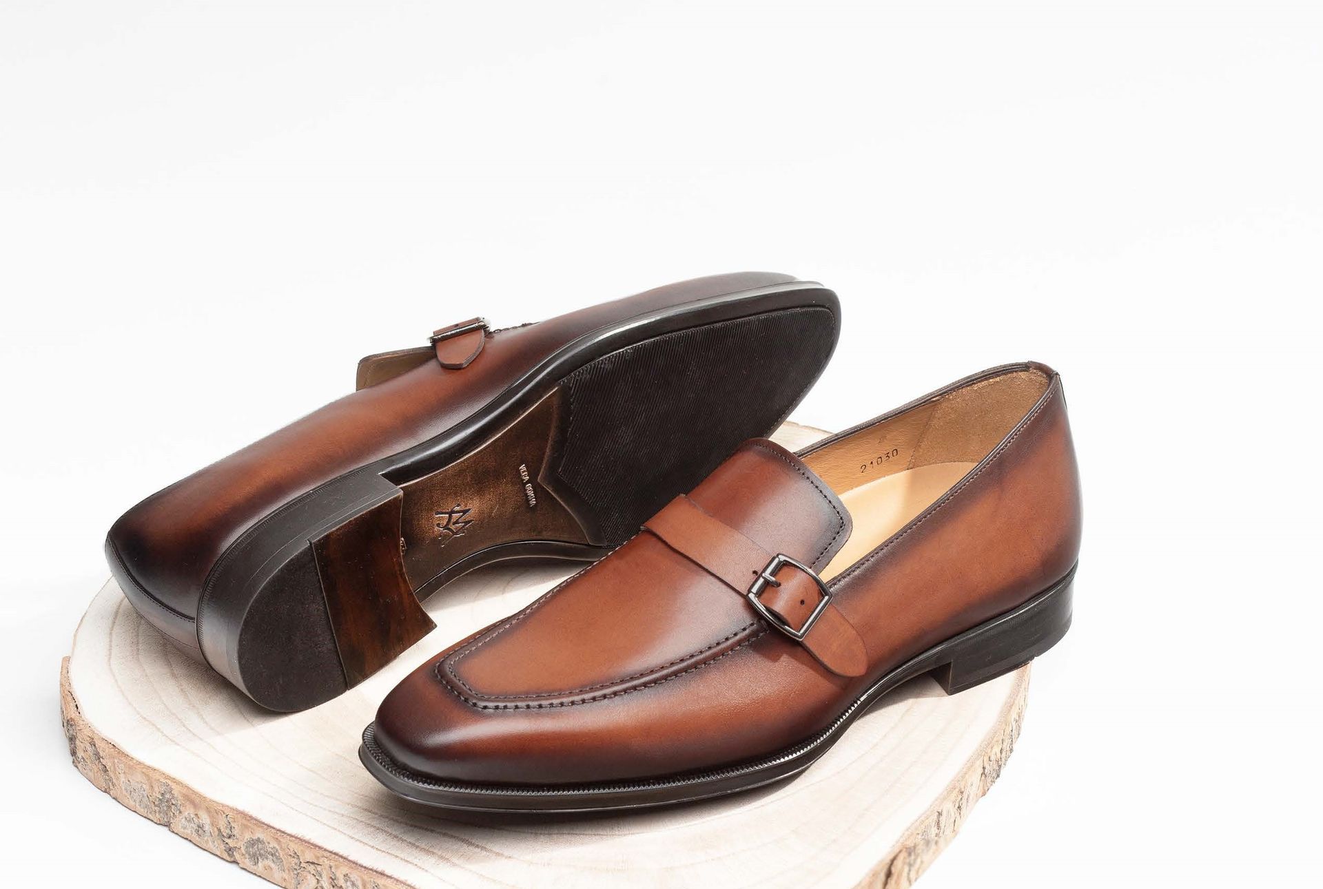 RUBBER STRAP LOAFER