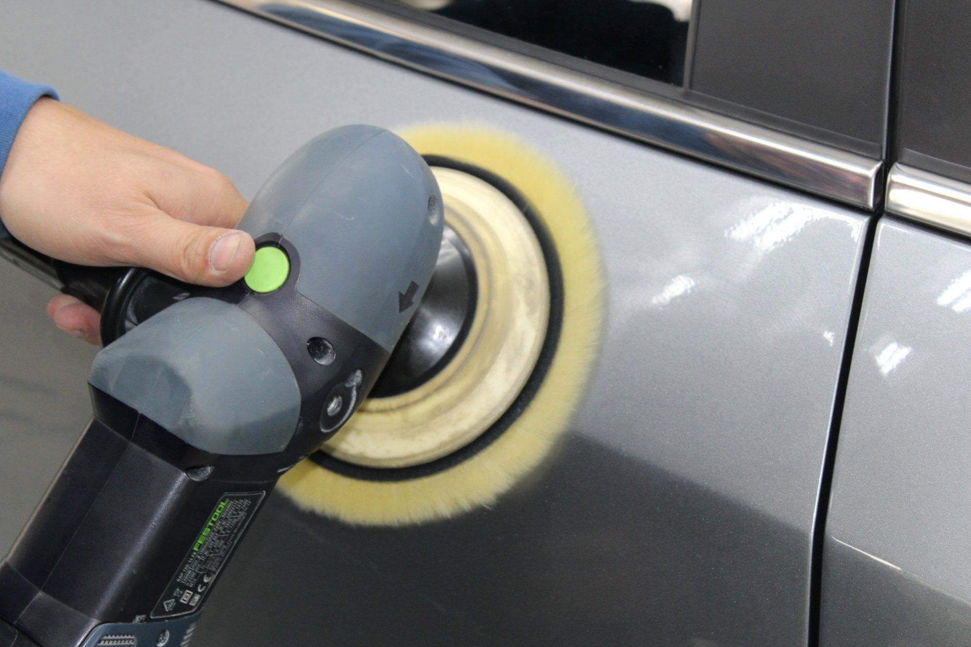 intervento pre-lucidatura auto