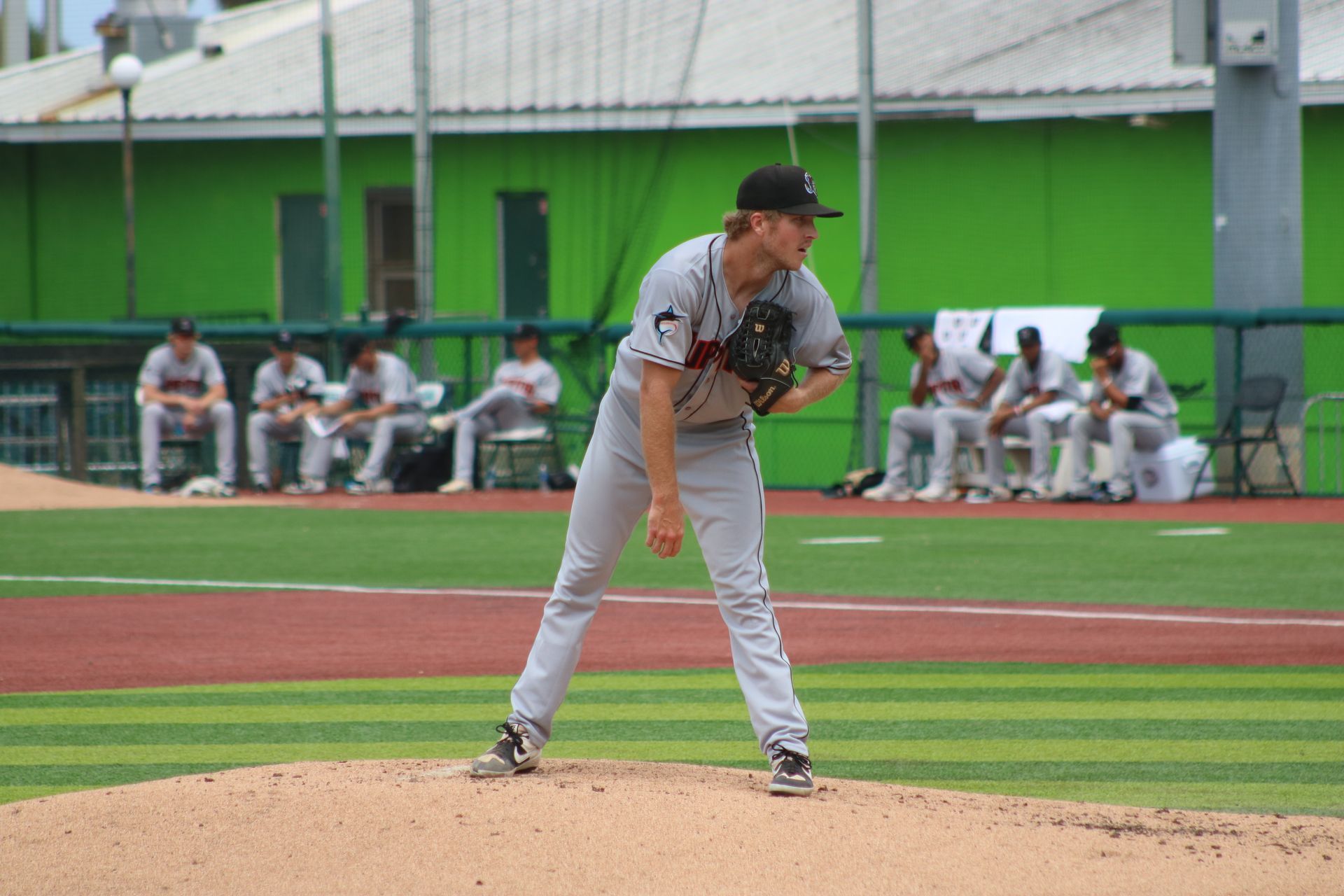 closer-steele-signs-with-goldeyes