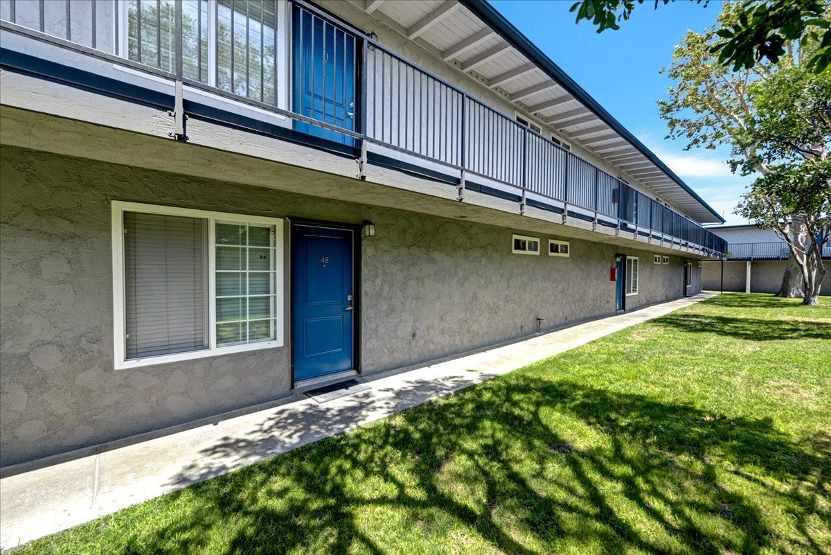 Villa Del Sur apartment building doors