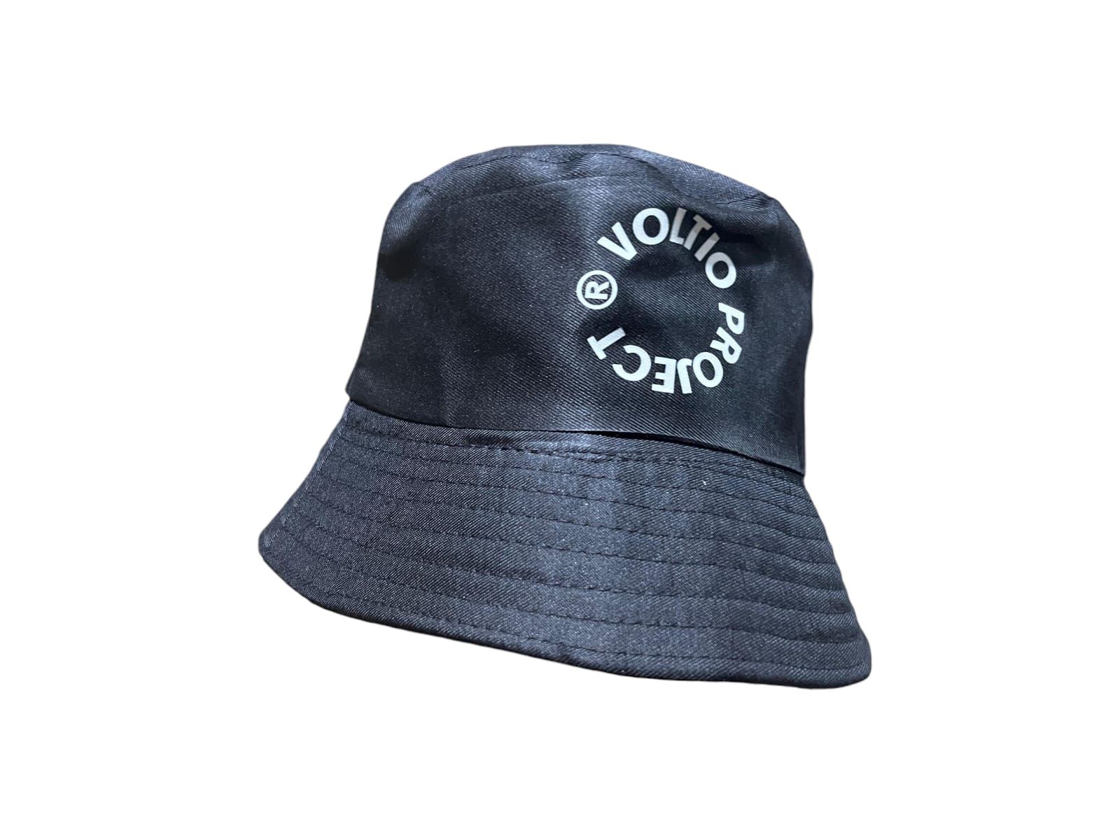 Sombrero tipo pescador negro con el logotipo blanco de