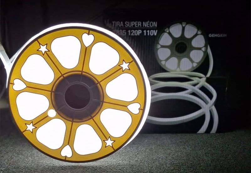 Instalación de anuncios luminosos