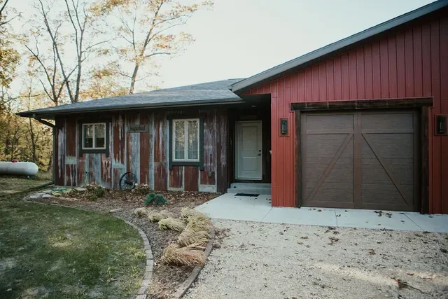 Sugarloaf - Mindoro, WI - High Point Retreats