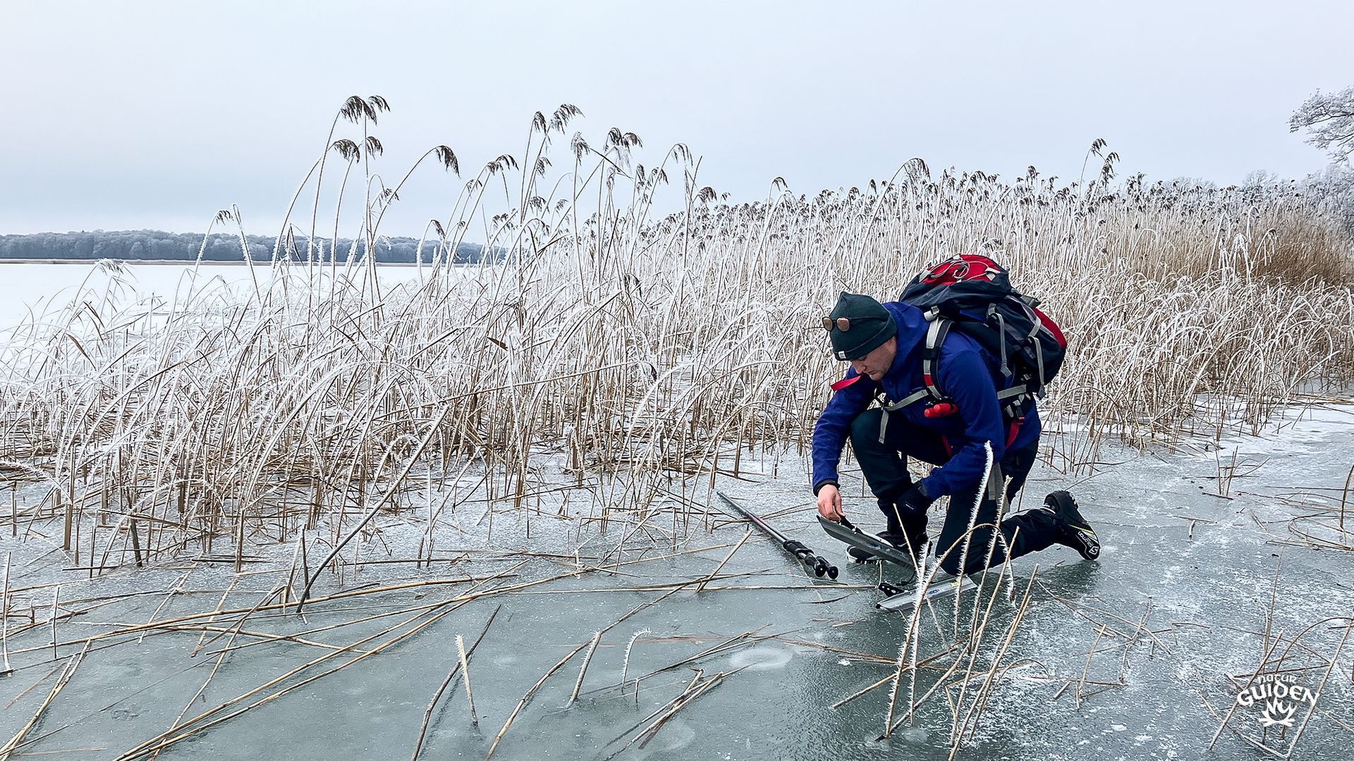 Ice skating with Naturguiden on lake Mälaren, Sweden.
