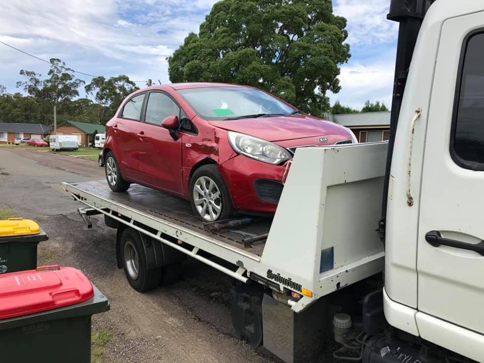 Reliable & Efficient Towing Team — Roadside Assist Central Coast in Hamlyn Terrace, NSW