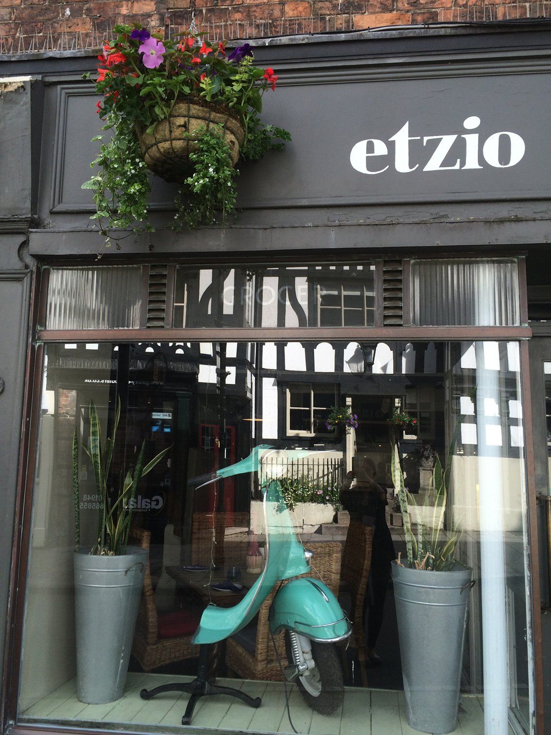 Etzios restaurant window