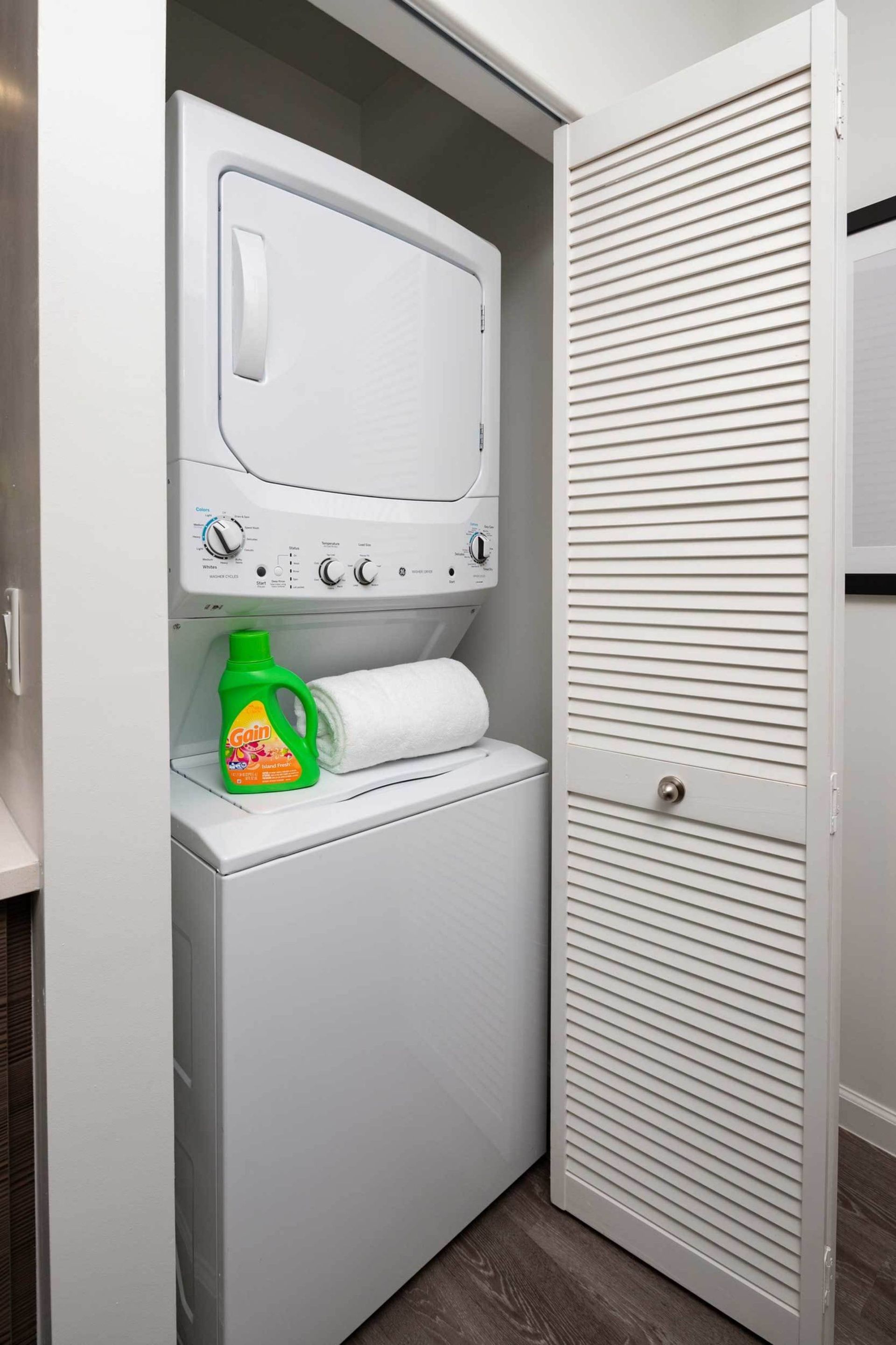 Altis Promenade Washer & Dryer