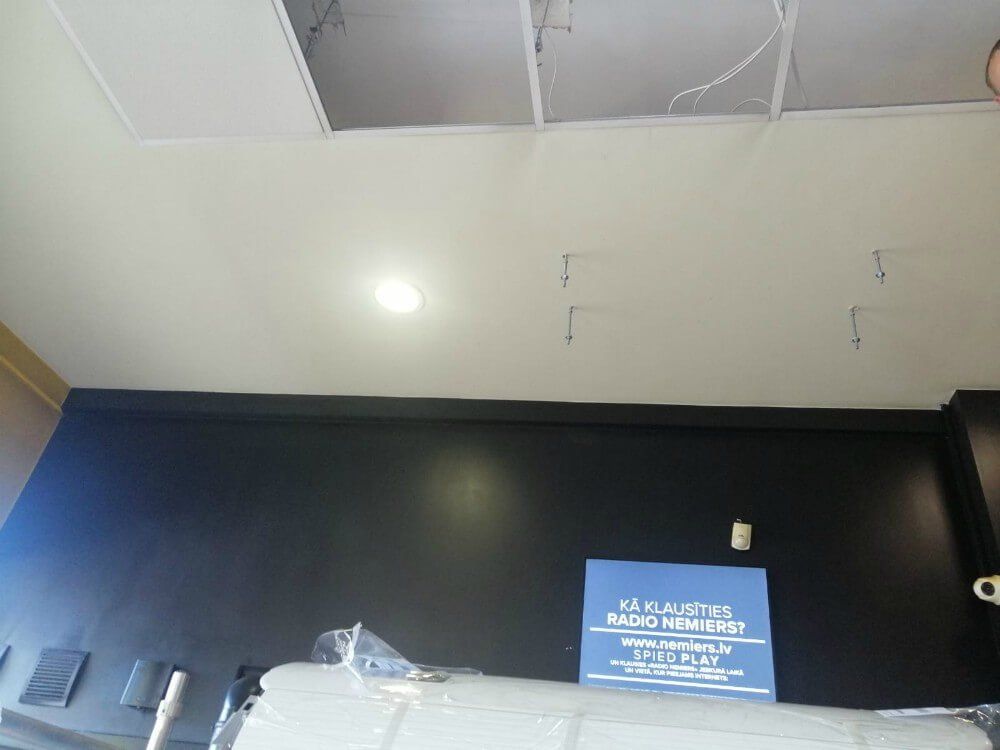 Jaunu dzesēšanas iekārtu montāža Delisnack telpās 4