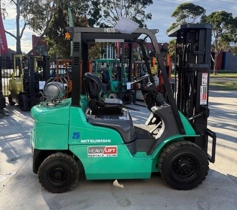Mitsubishi FG25ZN LPG forklift