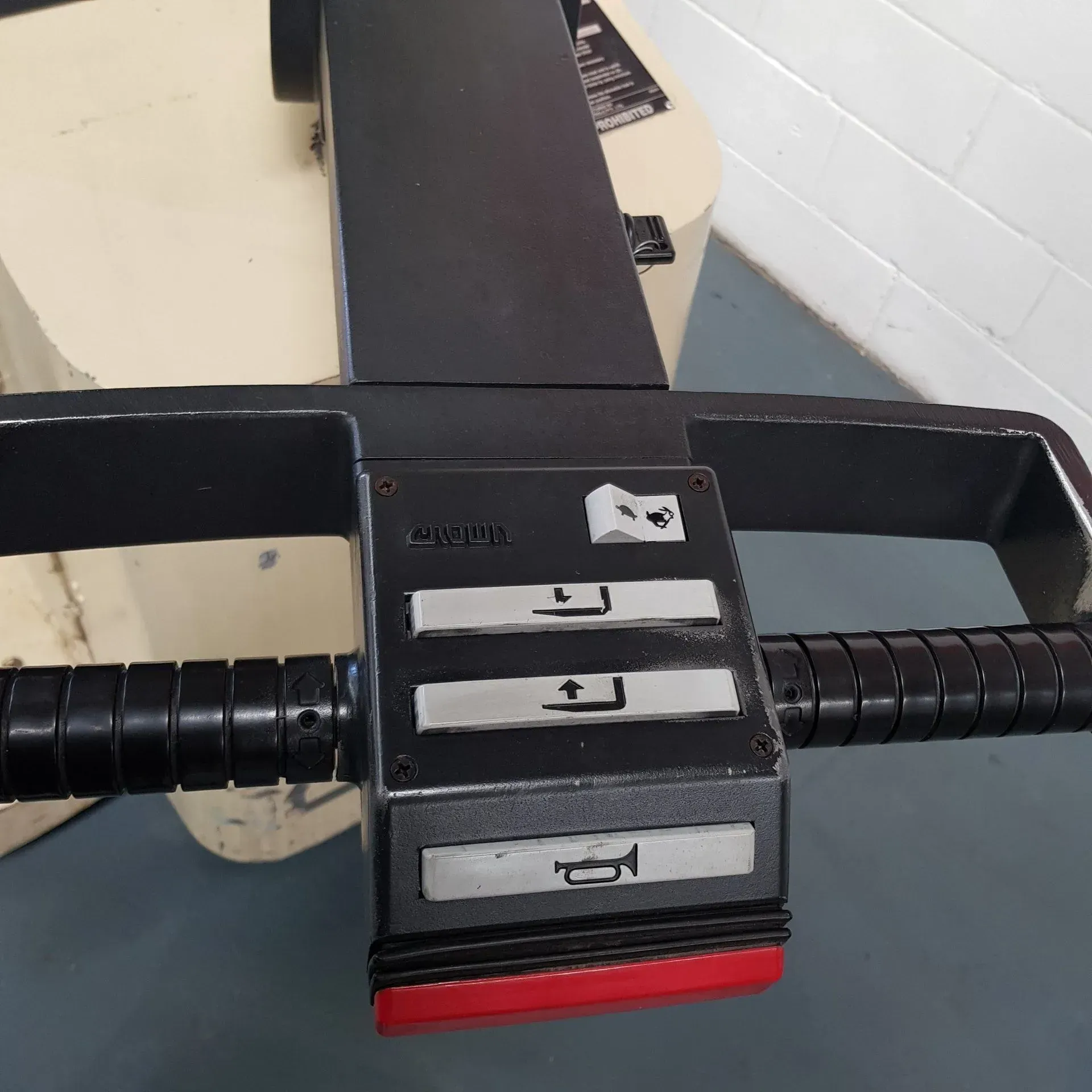 crown forklift walkie stacker detail