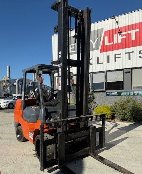 toyota 4.5 ton forklift front view
