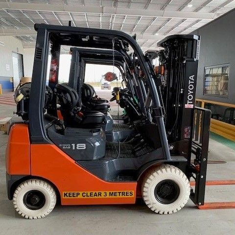 rent toyota forklift
