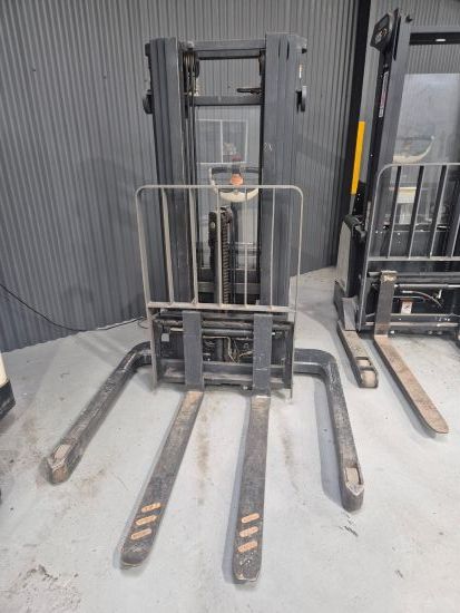 crown electric walkie stacker