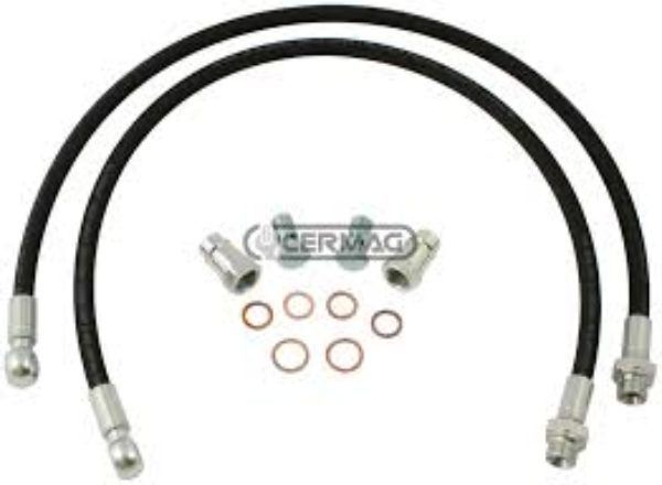 Una coppia di tubi idraulici con rondelle e dadi