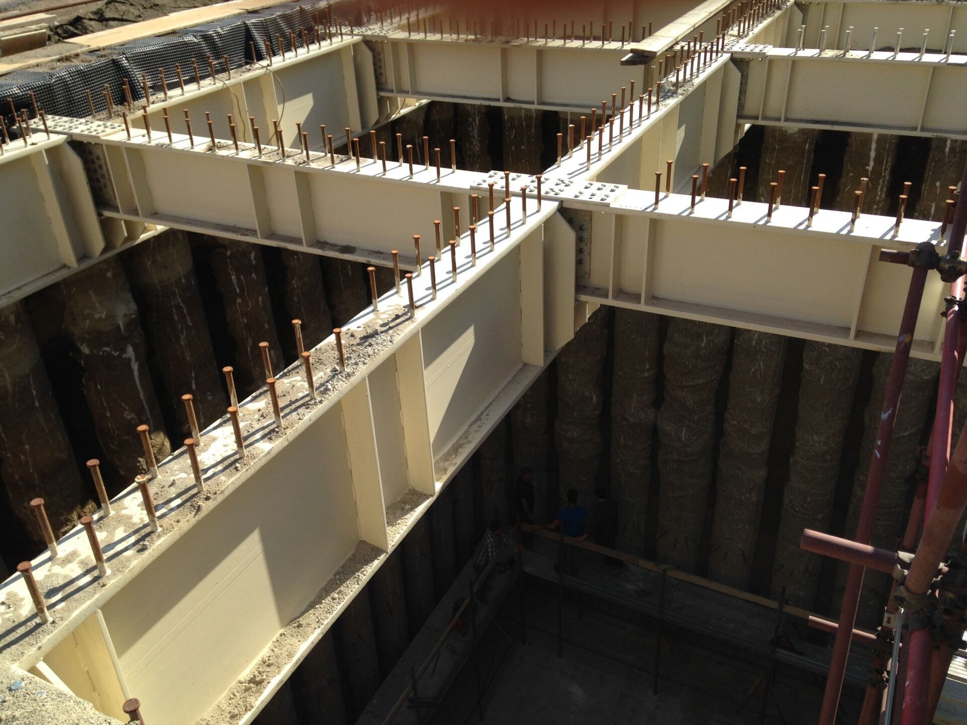 costruzione con struttura in ferro