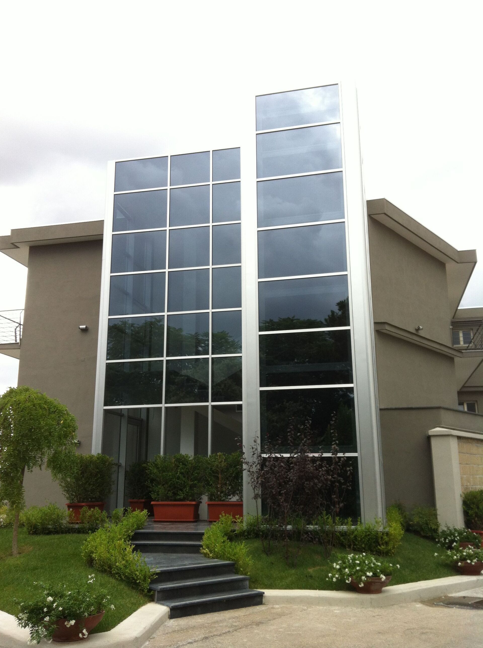 struttura edificio ad ampie vetrate