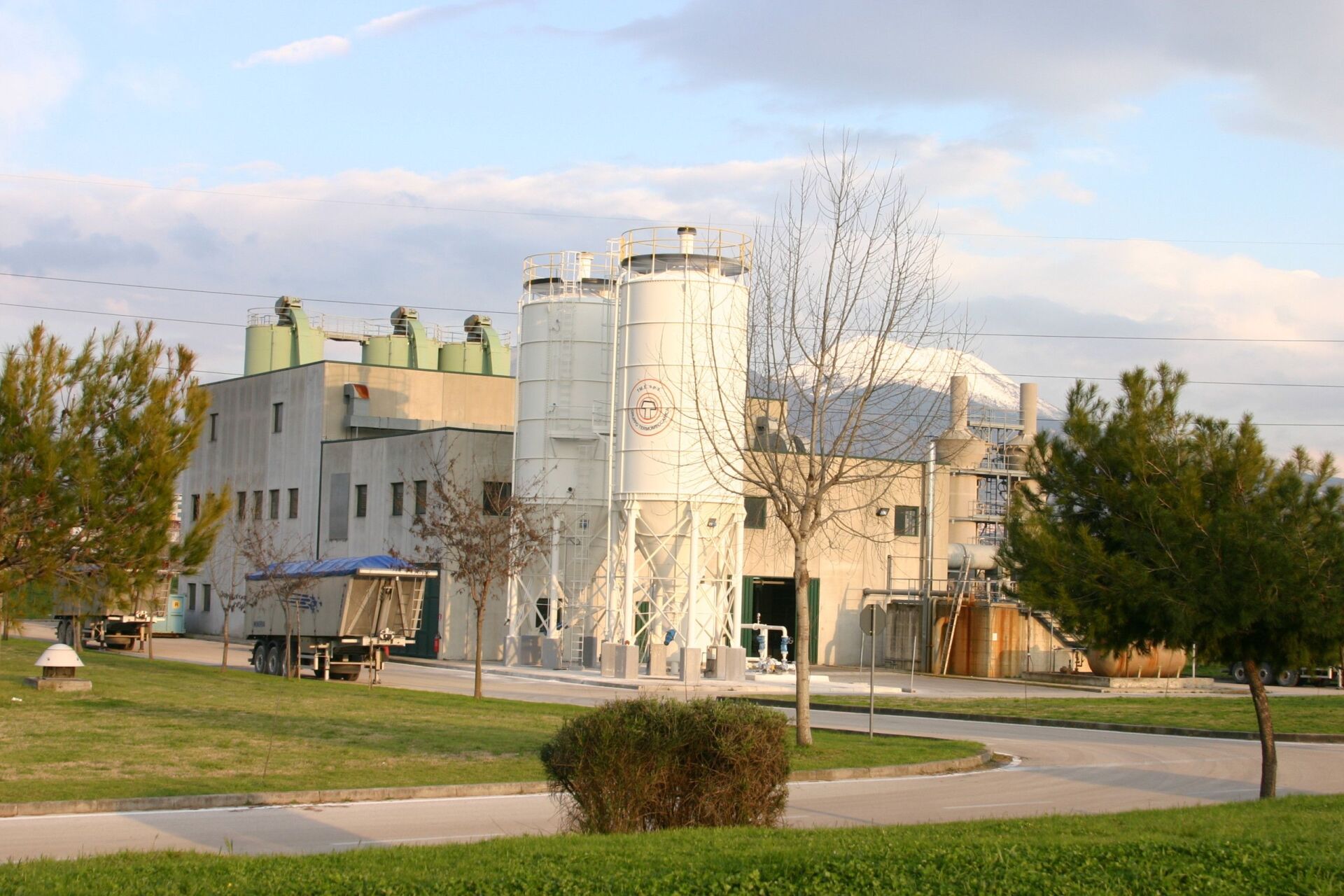 opere di rifacimento edile in una industria