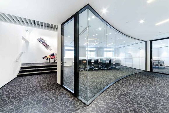 Tsim Sha Tsui meeting room with glazed partition system