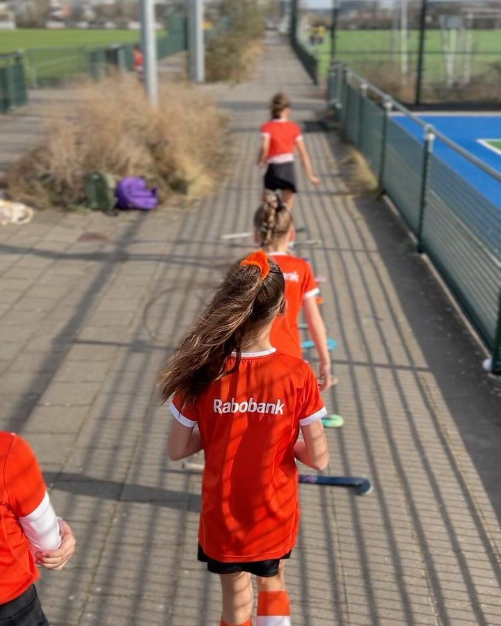 creatieve warming up hockey