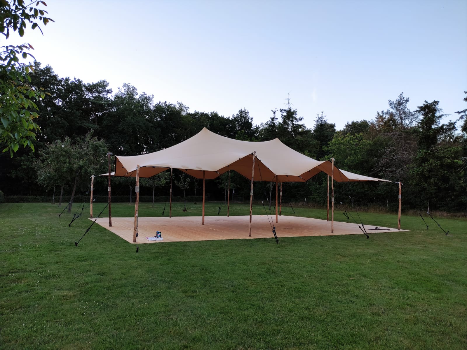 Bedrijfsfeest tent huren
