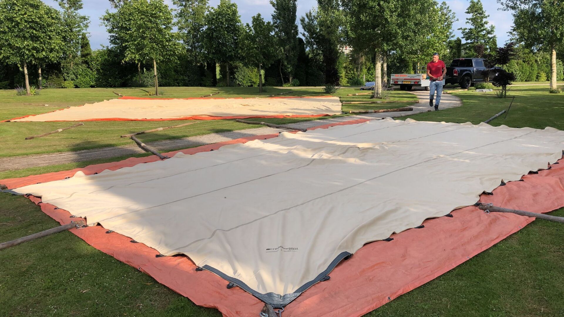 Stretchtent opbouwen