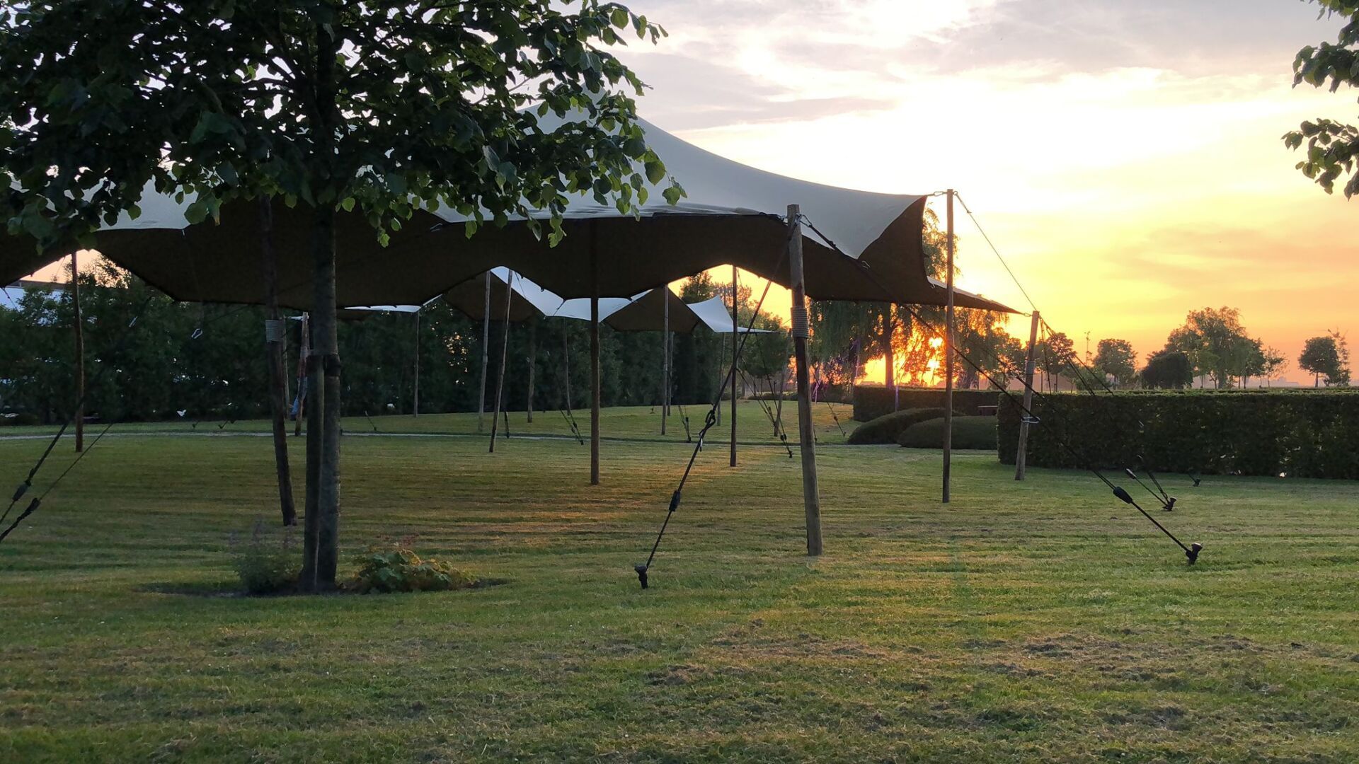 Stretchtenten in vele afmetingen huren