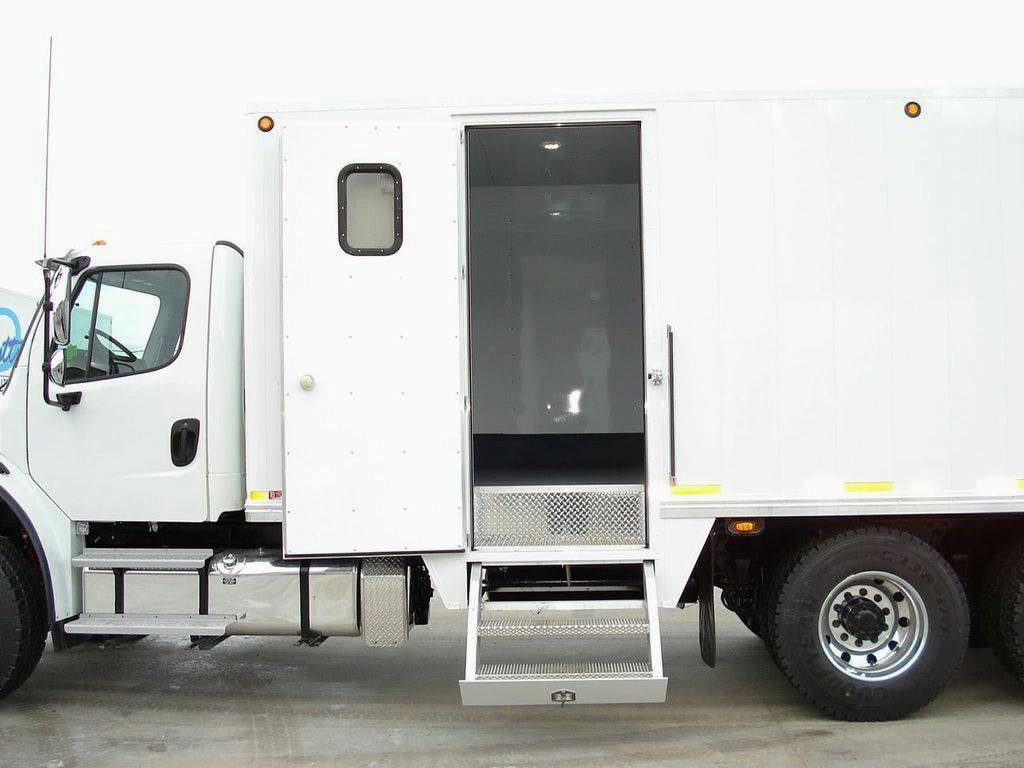 ITB Truck Body - Oil Field Custom Truck - Integrated Exterior Step