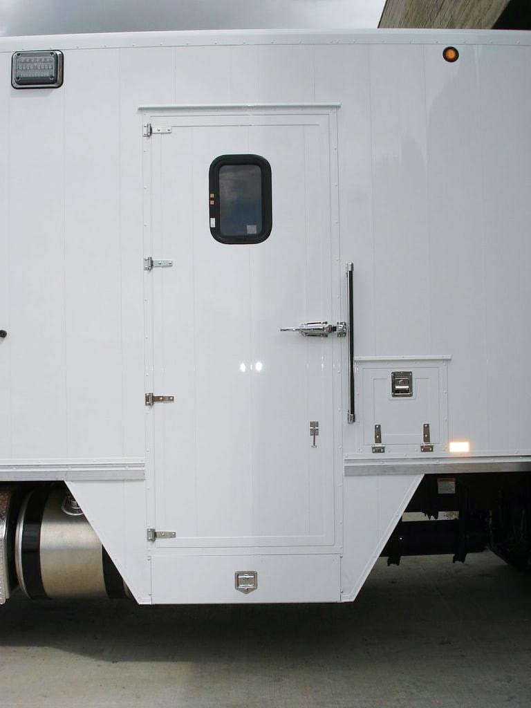 ITB Truck Body - Oil Field Custom Truck - Integrated Exterior Step outside view