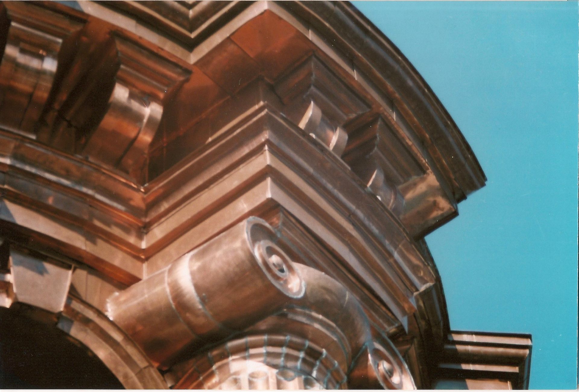 fabrication moulure et pliage décoration sur mesure métallique