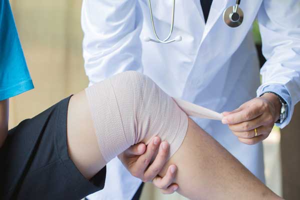 Doctor And Patient — Pickerington, OH — Lisa Lowery, M.D.