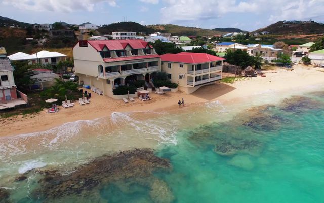 Le Petit Hotel