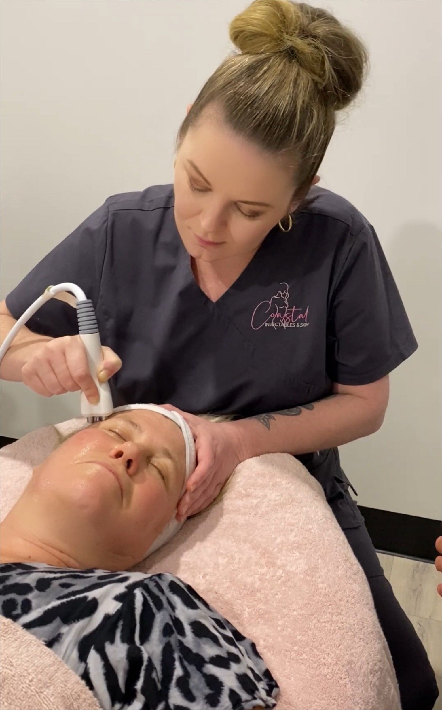 A before and after photo of a woman 's face with acne.