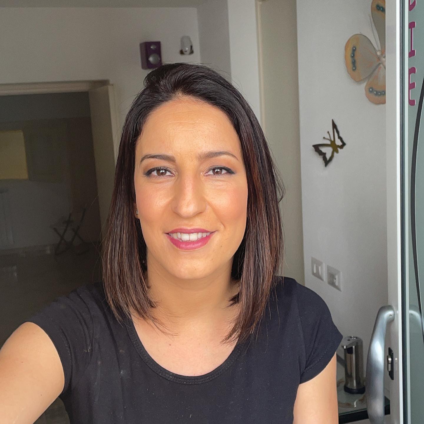 cliente con trucco elegante