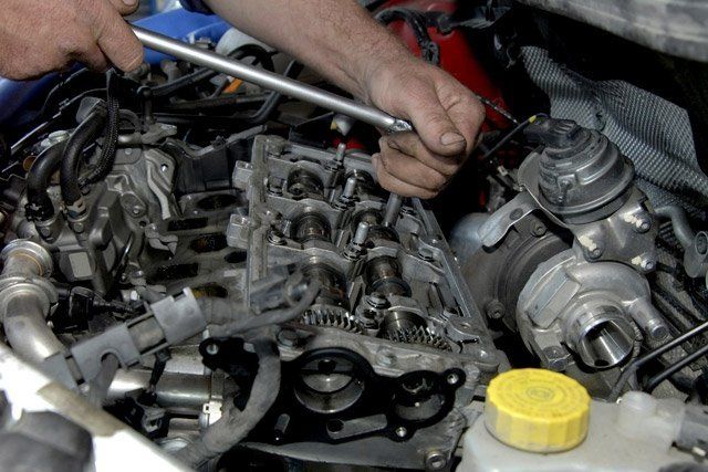 Car engine servicing