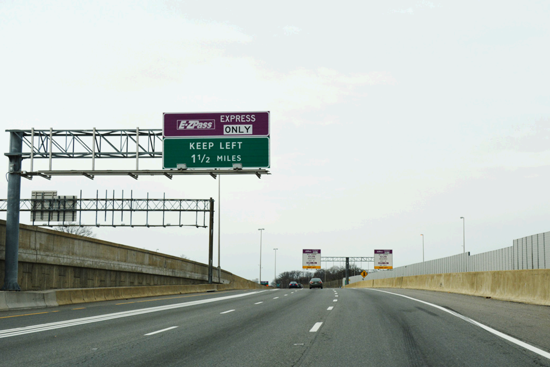 Highway sign indicating