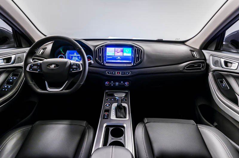 posto guida touring suv