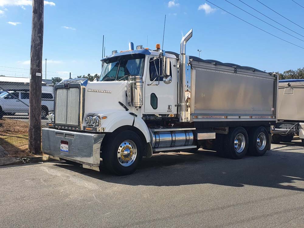 White Tipper Truck — Tipper Truck Hire In Port Macquarie, NSW