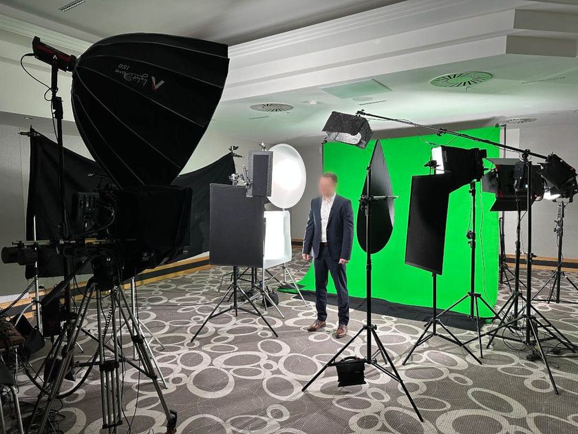 Videostatement vor greenscreen