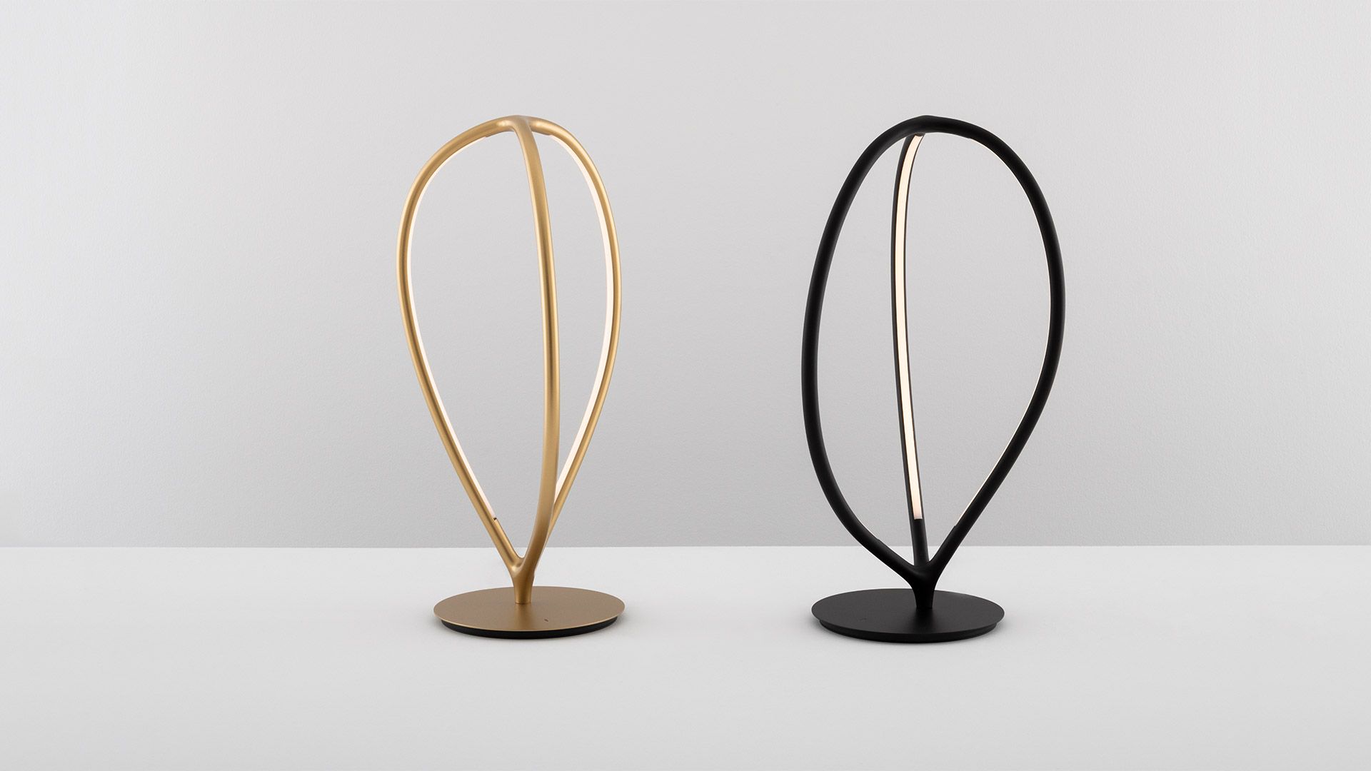 esposizione Artemide lampade da tavolo Colombo Illuminazione Novara