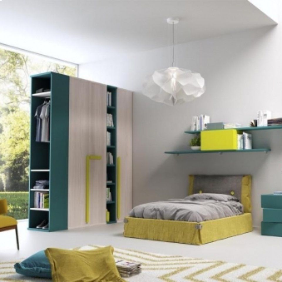 cameretta con arredi verde acqua e giallo senape