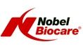 Il logo di nobel biocare è rosso e nero su sfondo bianco.