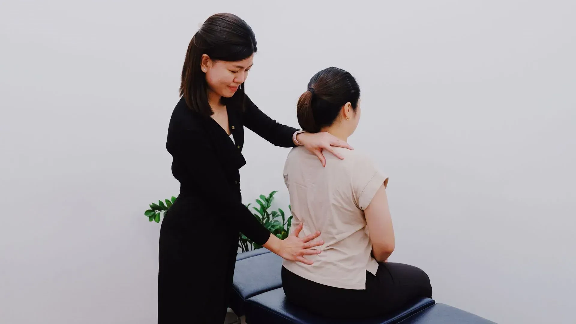 Chiropractor in One Spine Singapore