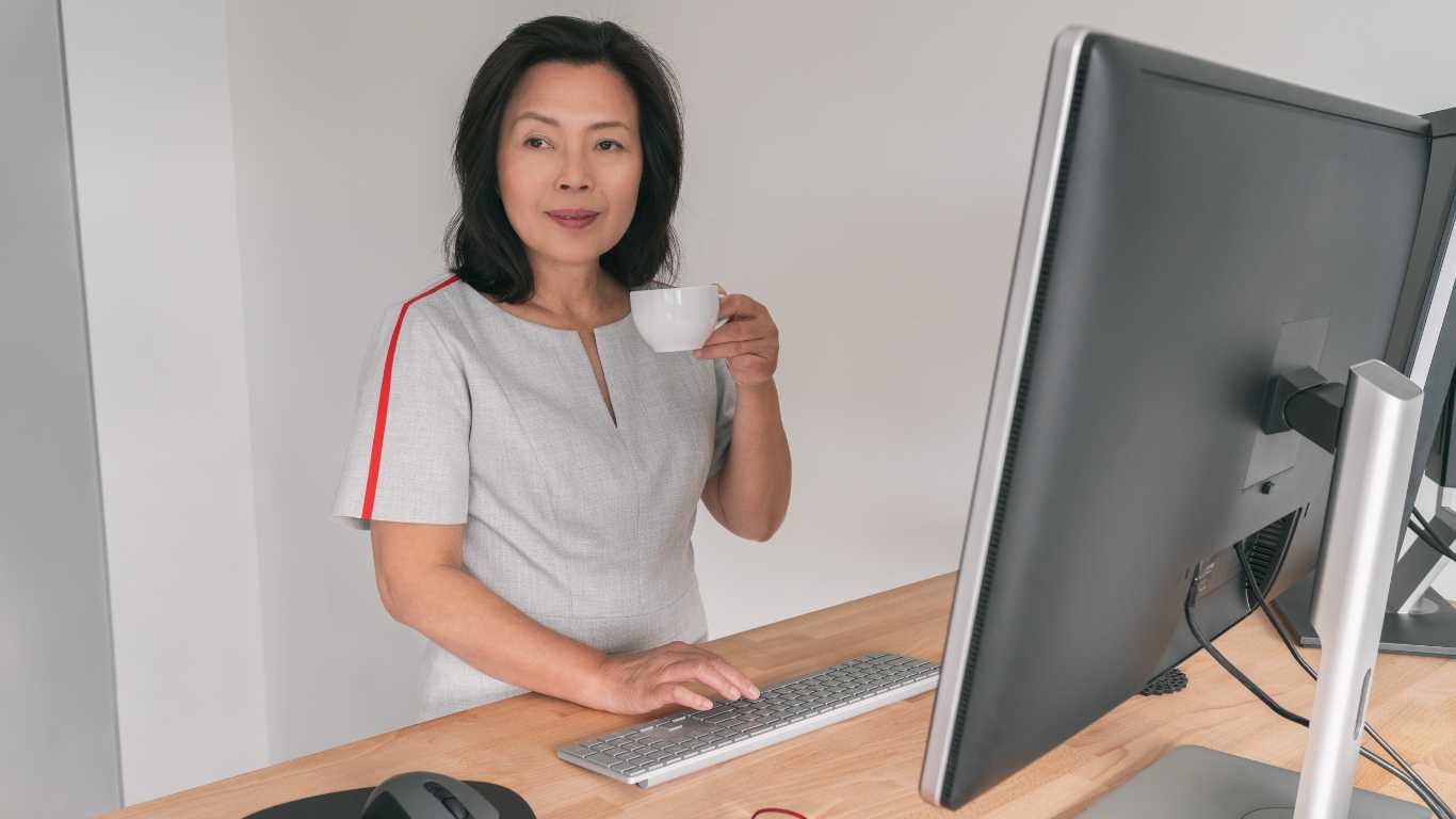 Standing Desks: Chiropractor Advice for Proper Use