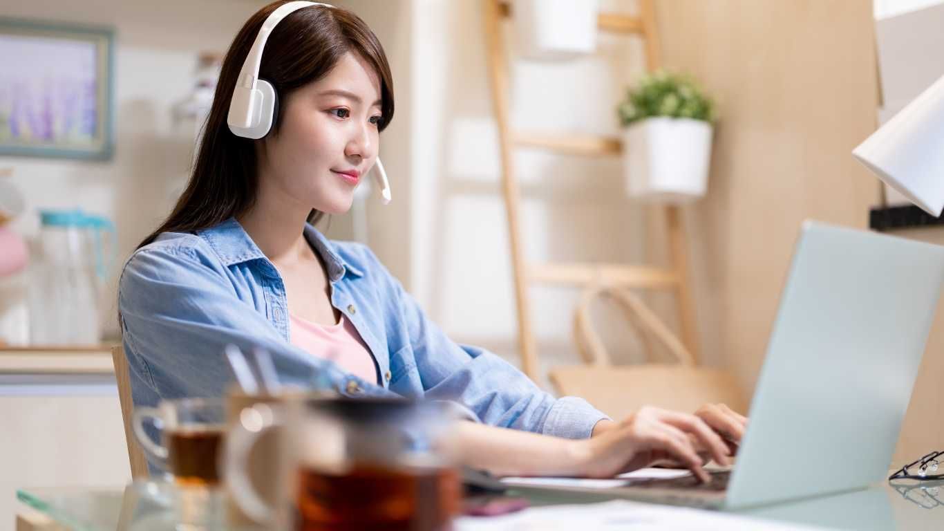 Work From Home Pain Relief: Chiropractic Tips for Singapore